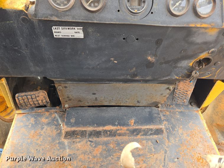 image for item DT7112 Clark Ranger 666B skidder