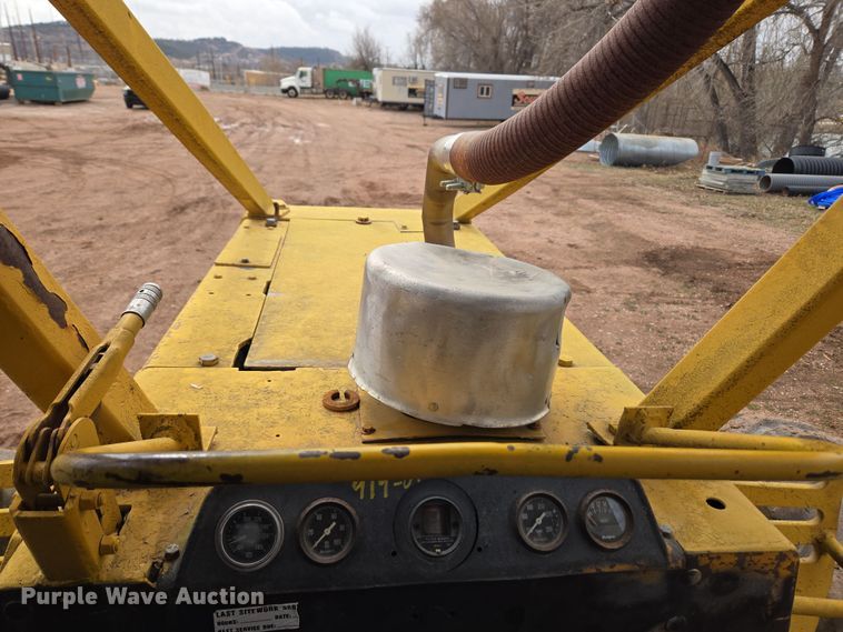 image for item DT7112 Clark Ranger 666B skidder