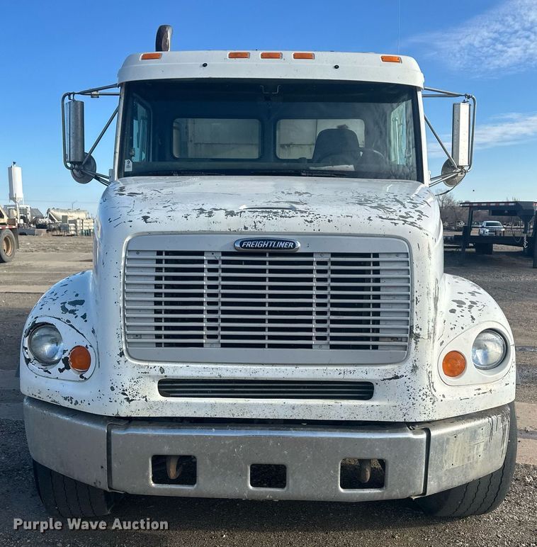 image for item DT7126 1999 Freightliner FL112 dump truck