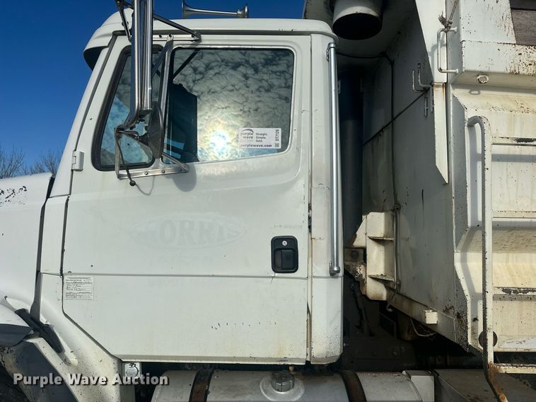 image for item DT7126 1999 Freightliner FL112 dump truck