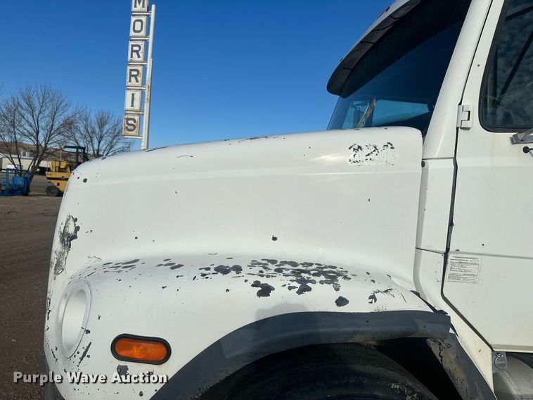 image for item DT7126 1999 Freightliner FL112 dump truck