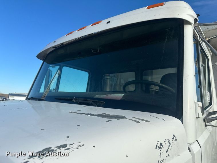 image for item DT7126 1999 Freightliner FL112 dump truck