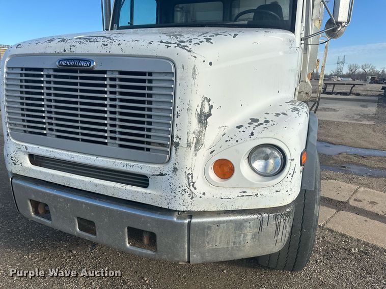 image for item DT7126 1999 Freightliner FL112 dump truck