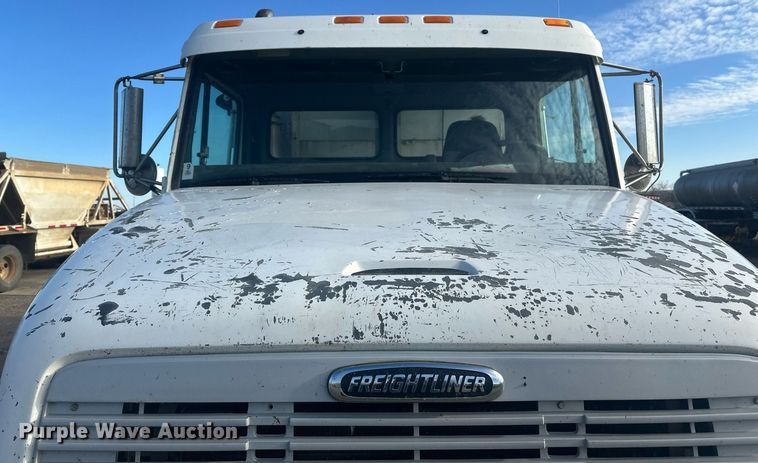 image for item DT7126 1999 Freightliner FL112 dump truck