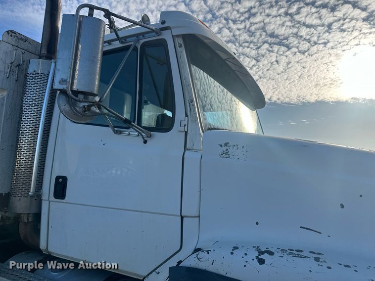 image for item DT7126 1999 Freightliner FL112 dump truck