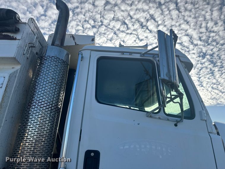 image for item DT7126 1999 Freightliner FL112 dump truck