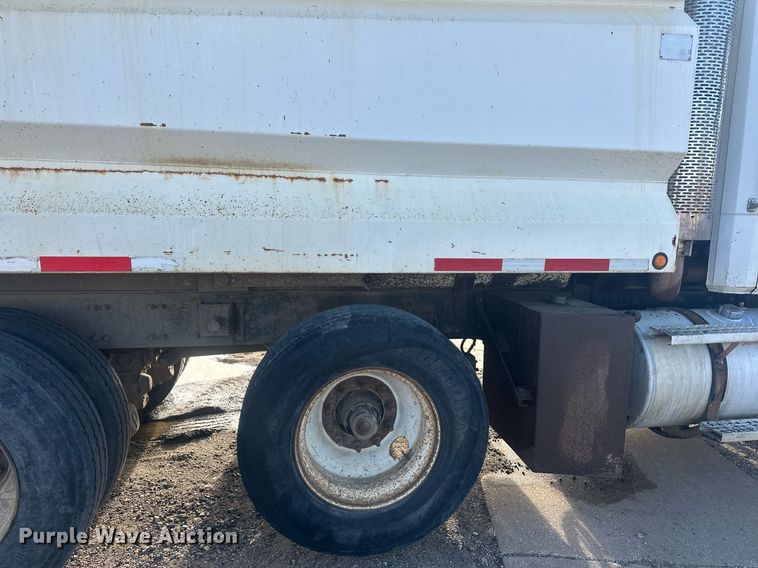 image for item DT7126 1999 Freightliner FL112 dump truck