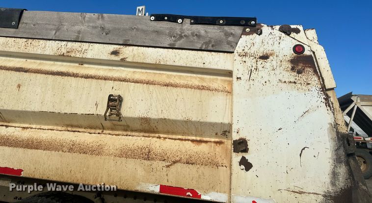 image for item DT7126 1999 Freightliner FL112 dump truck