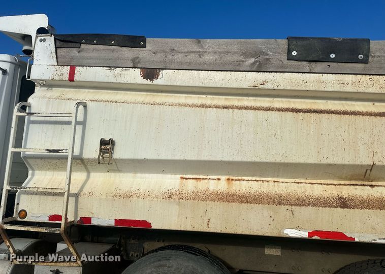 image for item DT7126 1999 Freightliner FL112 dump truck