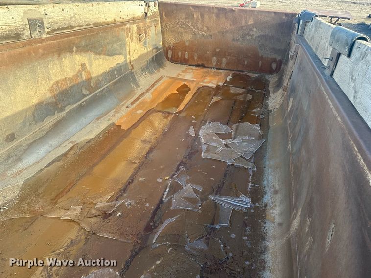 image for item DT7126 1999 Freightliner FL112 dump truck