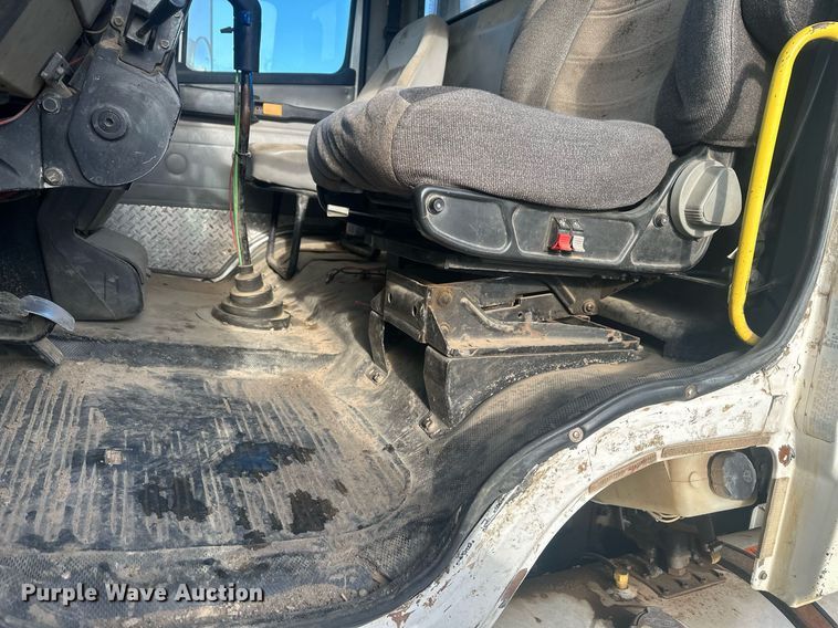 image for item DT7126 1999 Freightliner FL112 dump truck