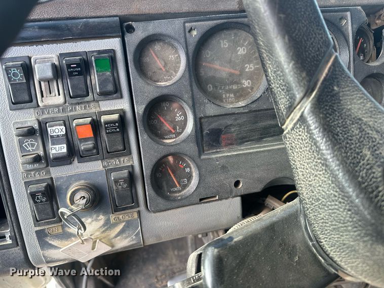 image for item DT7126 1999 Freightliner FL112 dump truck