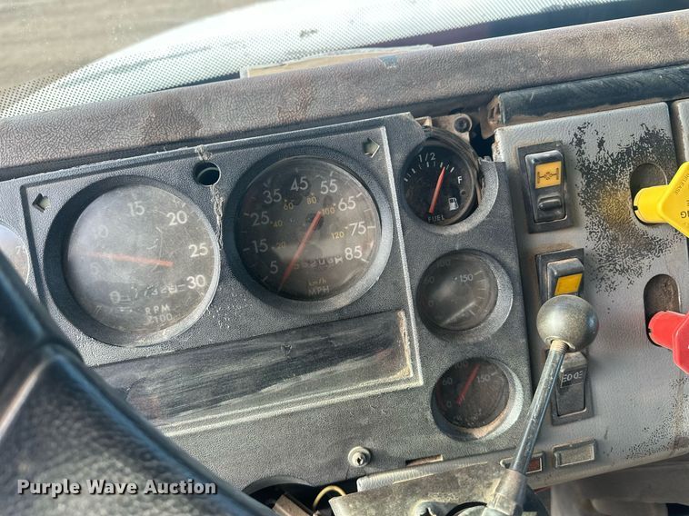 image for item DT7126 1999 Freightliner FL112 dump truck