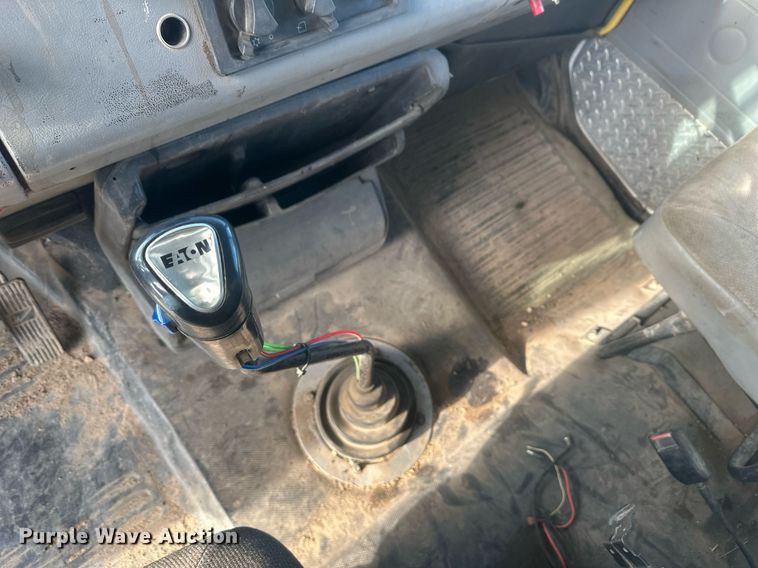 image for item DT7126 1999 Freightliner FL112 dump truck