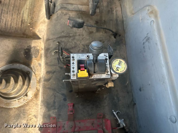 image for item DT7126 1999 Freightliner FL112 dump truck