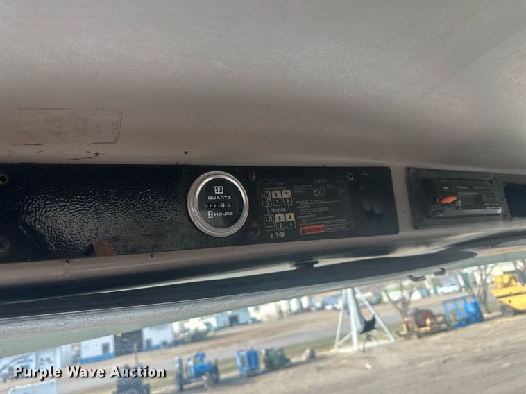 image for item DT7126 1999 Freightliner FL112 dump truck