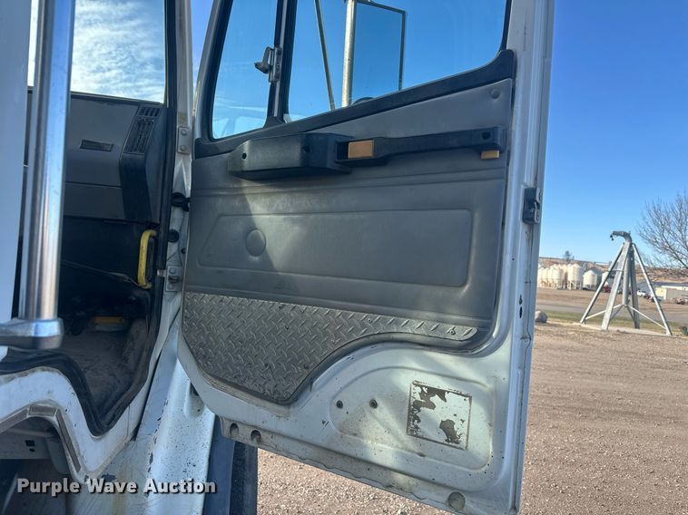 image for item DT7126 1999 Freightliner FL112 dump truck