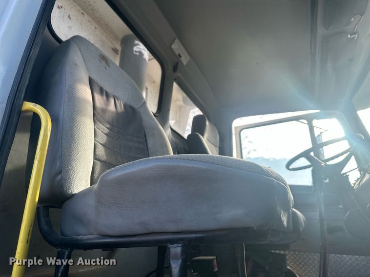 image for item DT7126 1999 Freightliner FL112 dump truck