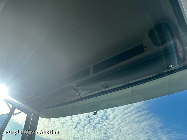 image for item DT7126 1999 Freightliner FL112 dump truck