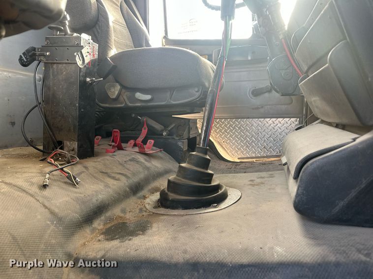 image for item DT7126 1999 Freightliner FL112 dump truck