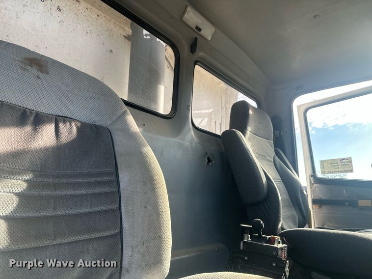 image for item DT7126 1999 Freightliner FL112 dump truck