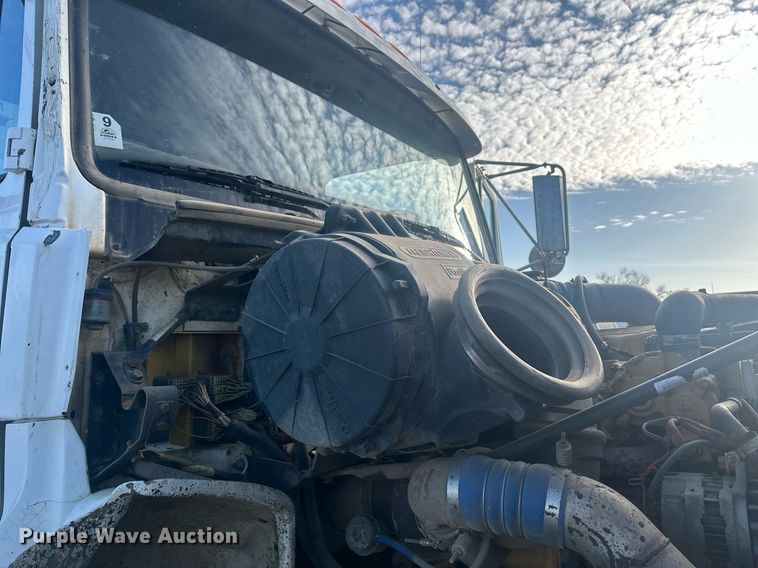 image for item DT7126 1999 Freightliner FL112 dump truck