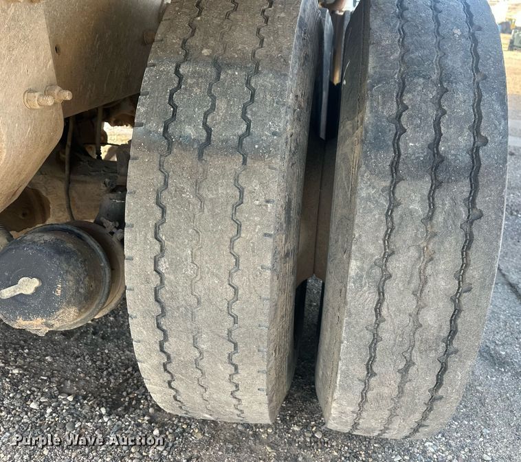 image for item DT7126 1999 Freightliner FL112 dump truck