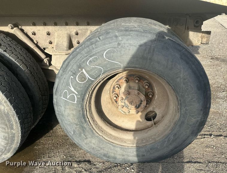 image for item DT7126 1999 Freightliner FL112 dump truck