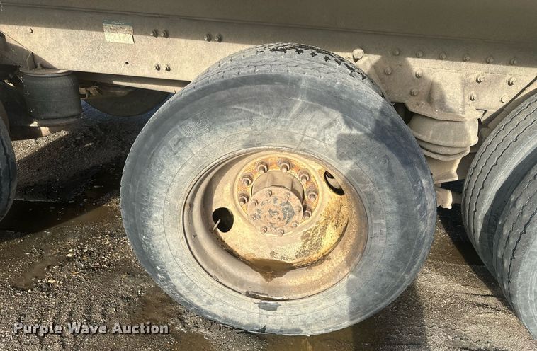 image for item DT7126 1999 Freightliner FL112 dump truck