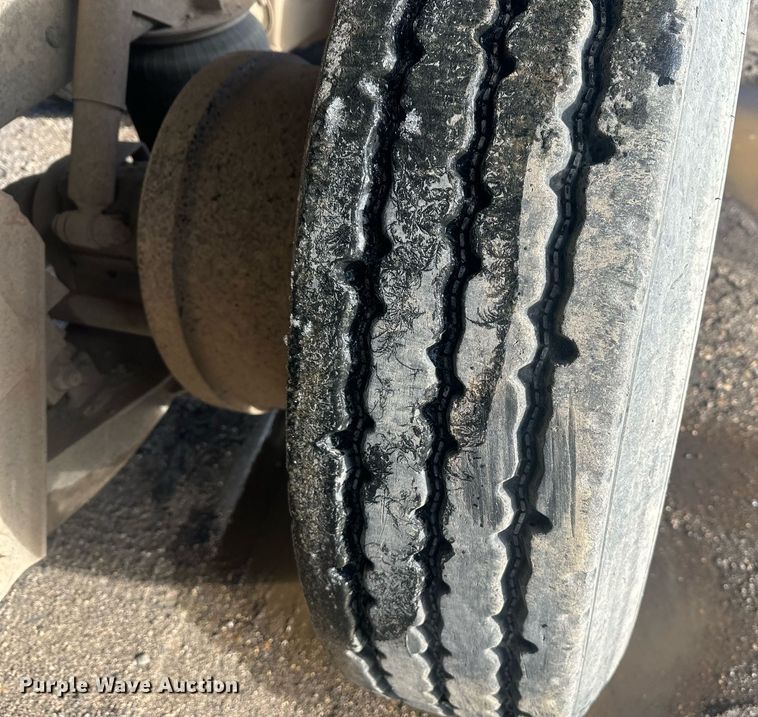 image for item DT7126 1999 Freightliner FL112 dump truck