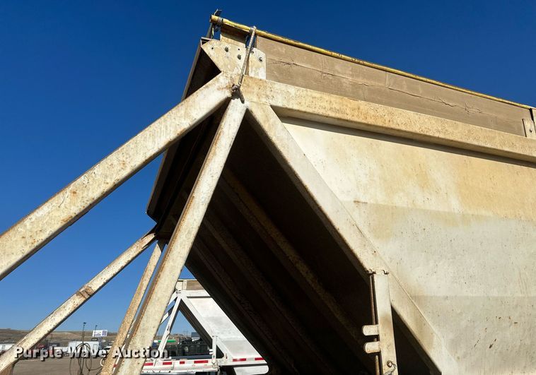 image for item DT7128 1997 Ranch Manufacturing Co bottom dump trailer