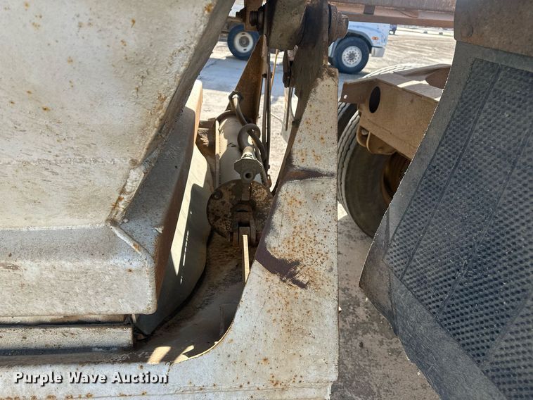 image for item DT7128 1997 Ranch Manufacturing Co bottom dump trailer