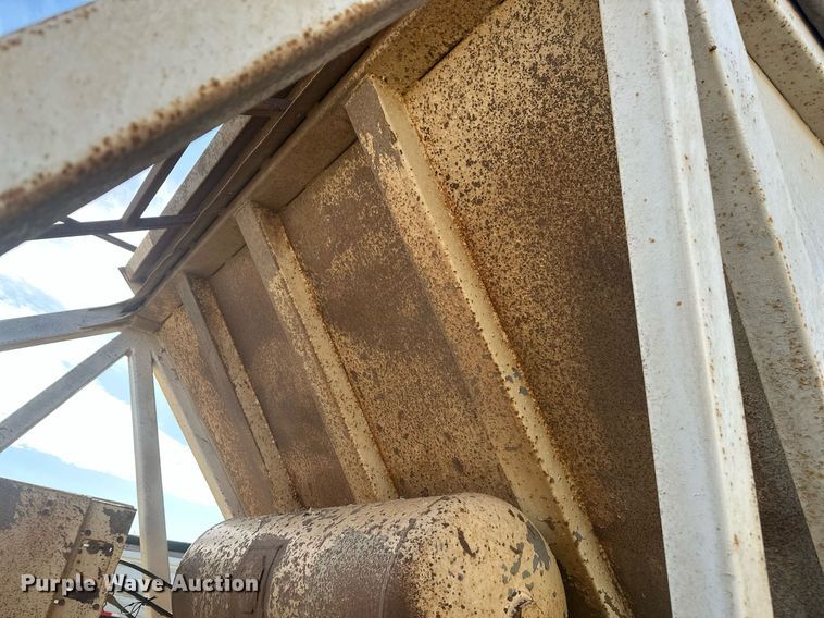 image for item DT7128 1997 Ranch Manufacturing Co bottom dump trailer