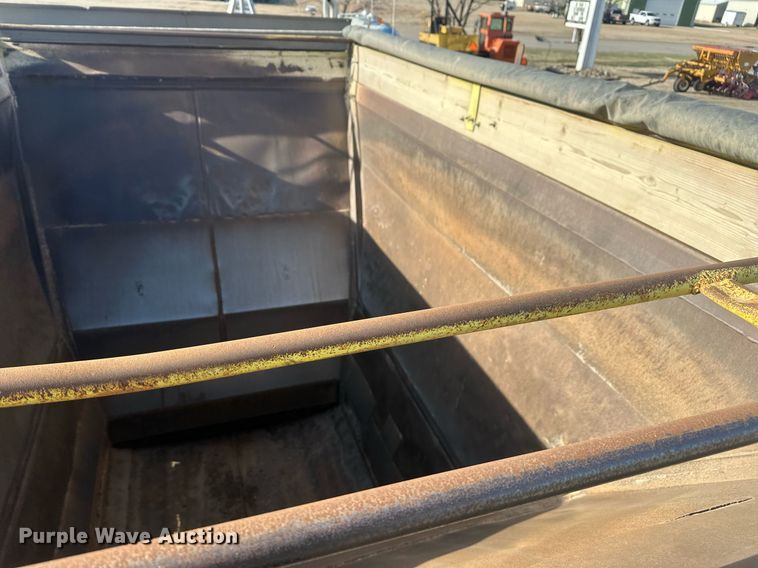 image for item DT7128 1997 Ranch Manufacturing Co bottom dump trailer