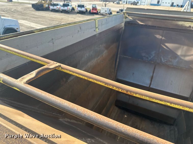 image for item DT7128 1997 Ranch Manufacturing Co bottom dump trailer