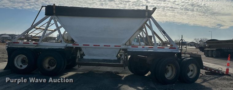 image for item DT7129 1997 Ranch Manufacturing bottom dump trailer