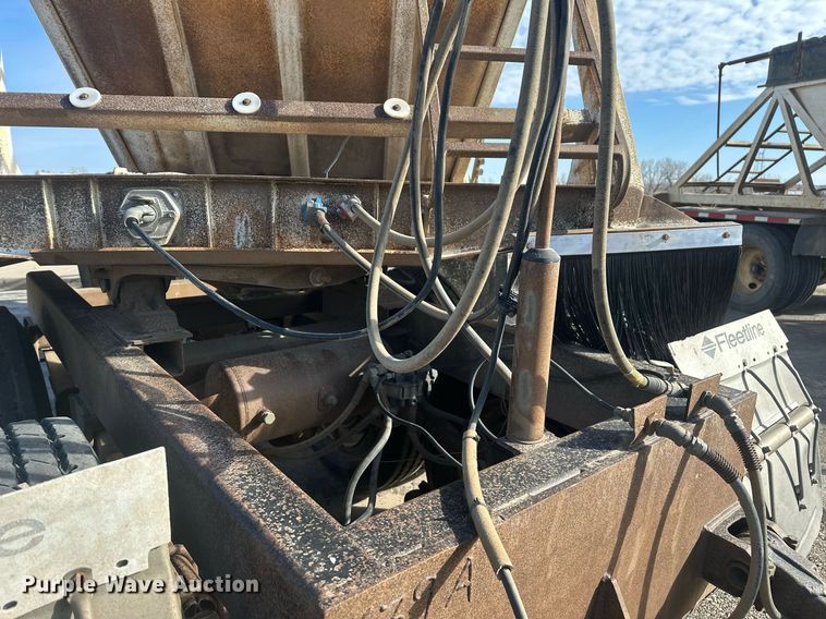 image for item DT7129 1997 Ranch Manufacturing bottom dump trailer