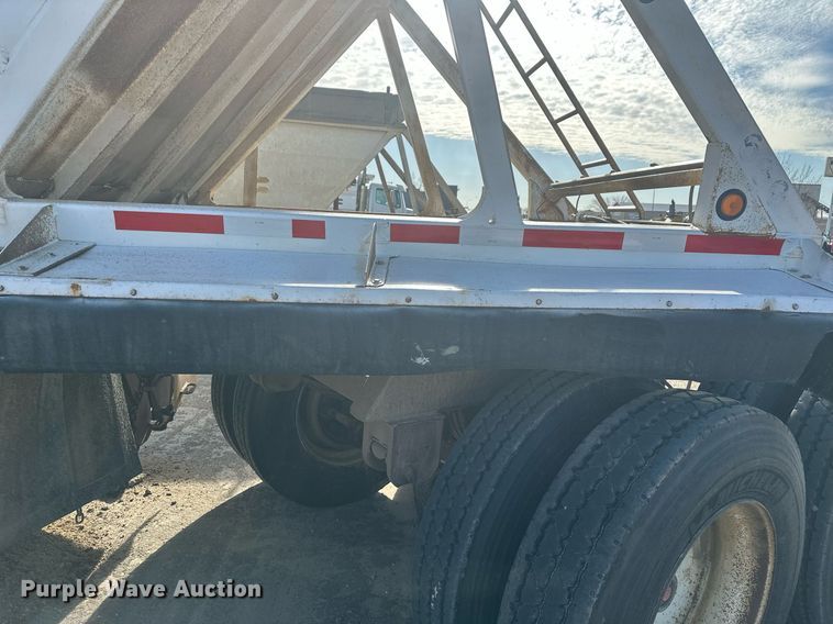 image for item DT7129 1997 Ranch Manufacturing bottom dump trailer