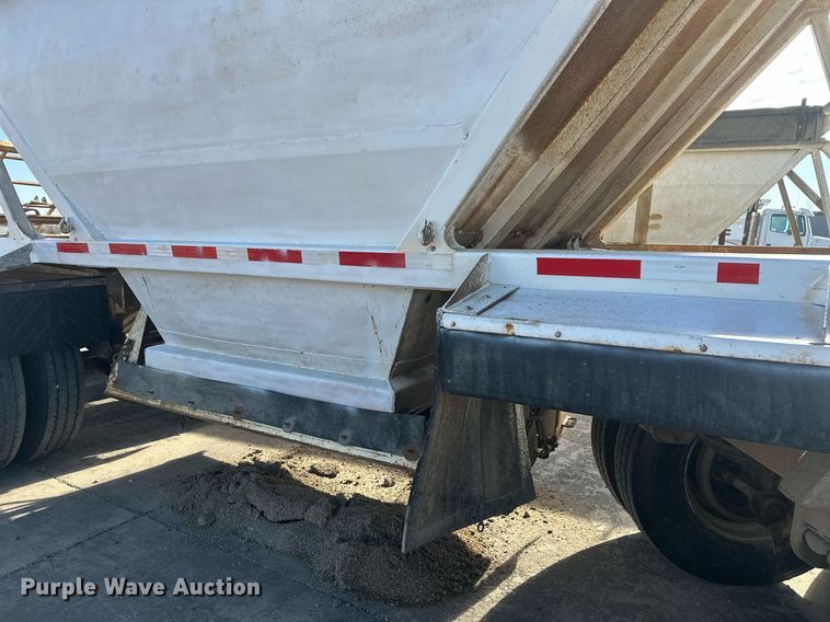 image for item DT7129 1997 Ranch Manufacturing bottom dump trailer
