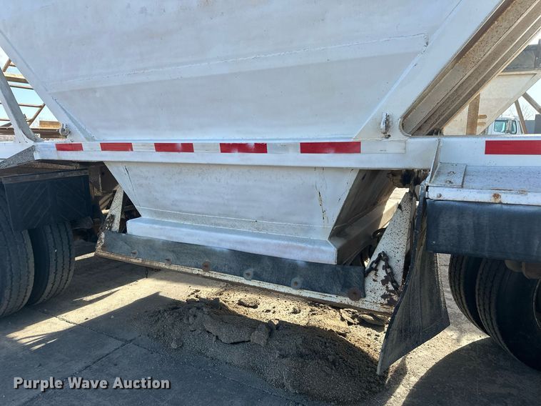 image for item DT7129 1997 Ranch Manufacturing bottom dump trailer