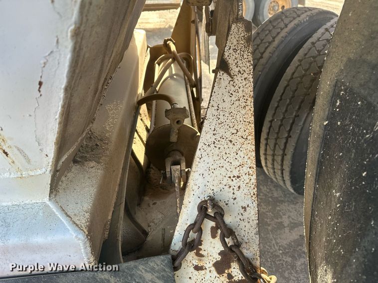 image for item DT7129 1997 Ranch Manufacturing bottom dump trailer