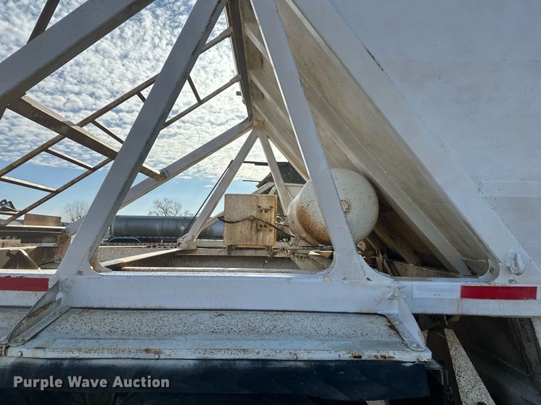 image for item DT7129 1997 Ranch Manufacturing bottom dump trailer