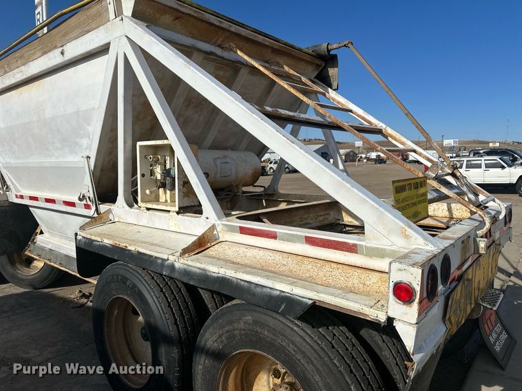 image for item DT7129 1997 Ranch Manufacturing bottom dump trailer