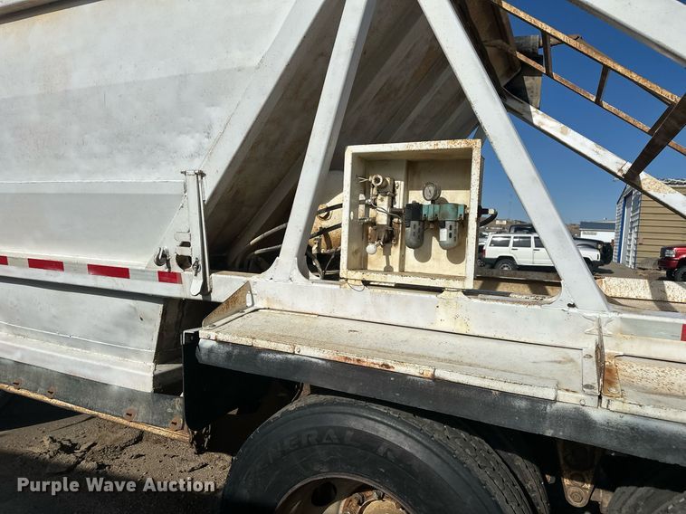 image for item DT7129 1997 Ranch Manufacturing bottom dump trailer