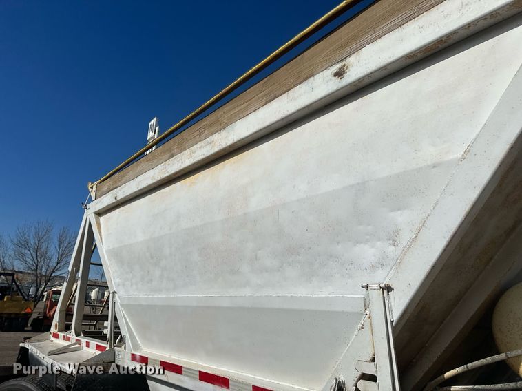 image for item DT7129 1997 Ranch Manufacturing bottom dump trailer