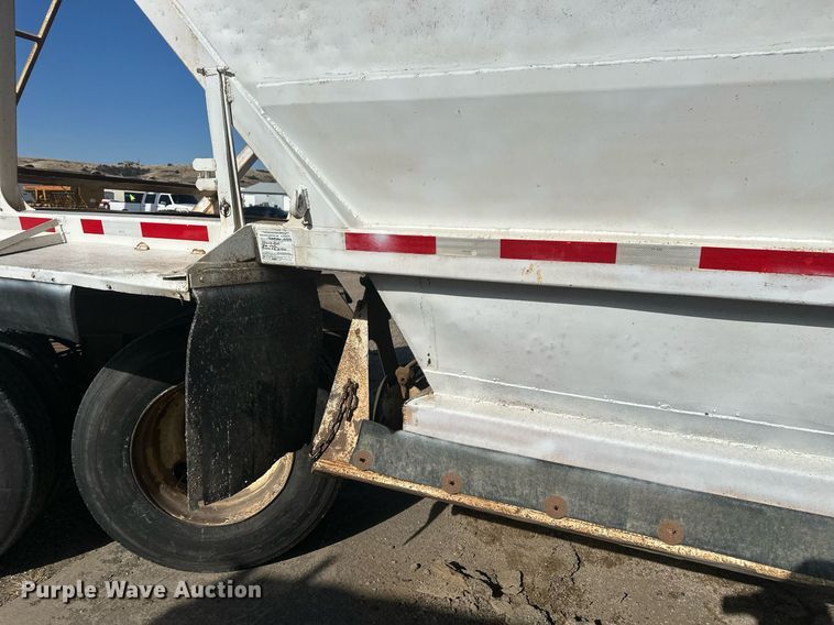 image for item DT7129 1997 Ranch Manufacturing bottom dump trailer