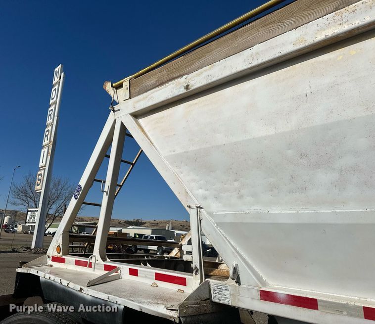 image for item DT7129 1997 Ranch Manufacturing bottom dump trailer