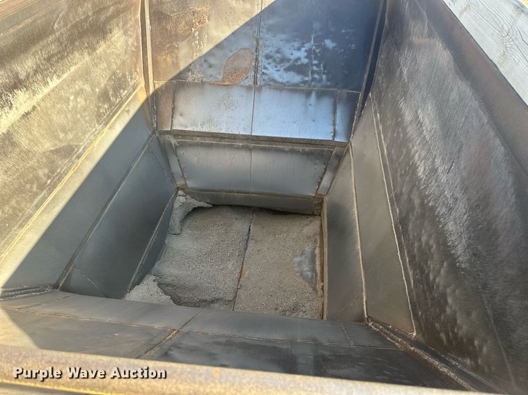 image for item DT7129 1997 Ranch Manufacturing bottom dump trailer