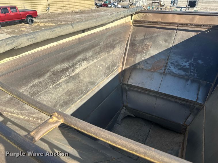 image for item DT7129 1997 Ranch Manufacturing bottom dump trailer