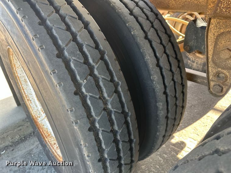 image for item DT7129 1997 Ranch Manufacturing bottom dump trailer